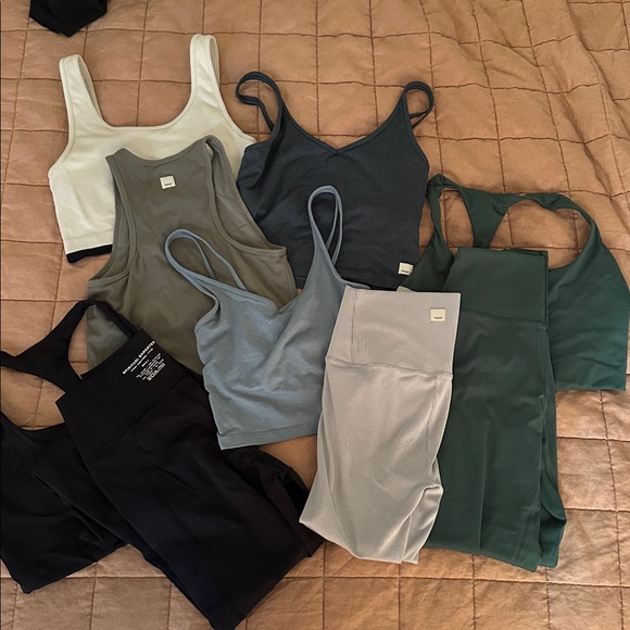 LOT OF 9 Vuori and spiritual gangster items - Picture 2 of 2